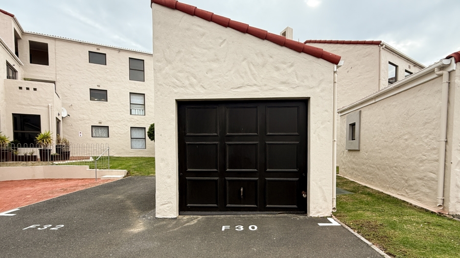2 Bedroom Property for Sale in Greenways Golf Estate Western Cape